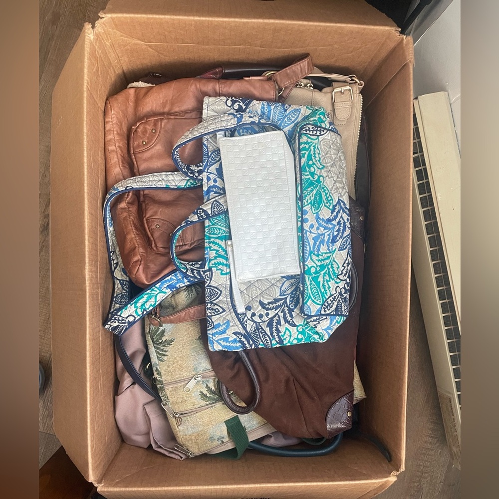 Bundle of assorted purses 17”x 25” box full